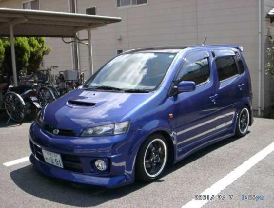 Daihatsu YRV