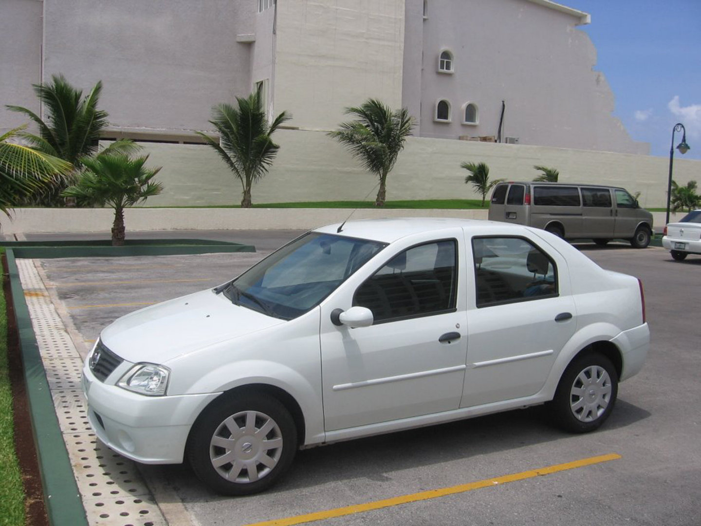 Nissan Aprio